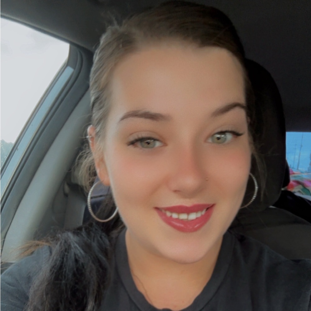 Meet your Posher, Rebecca